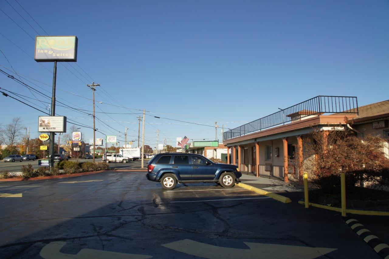 Royalinn & Suites Burlington Exterior photo
