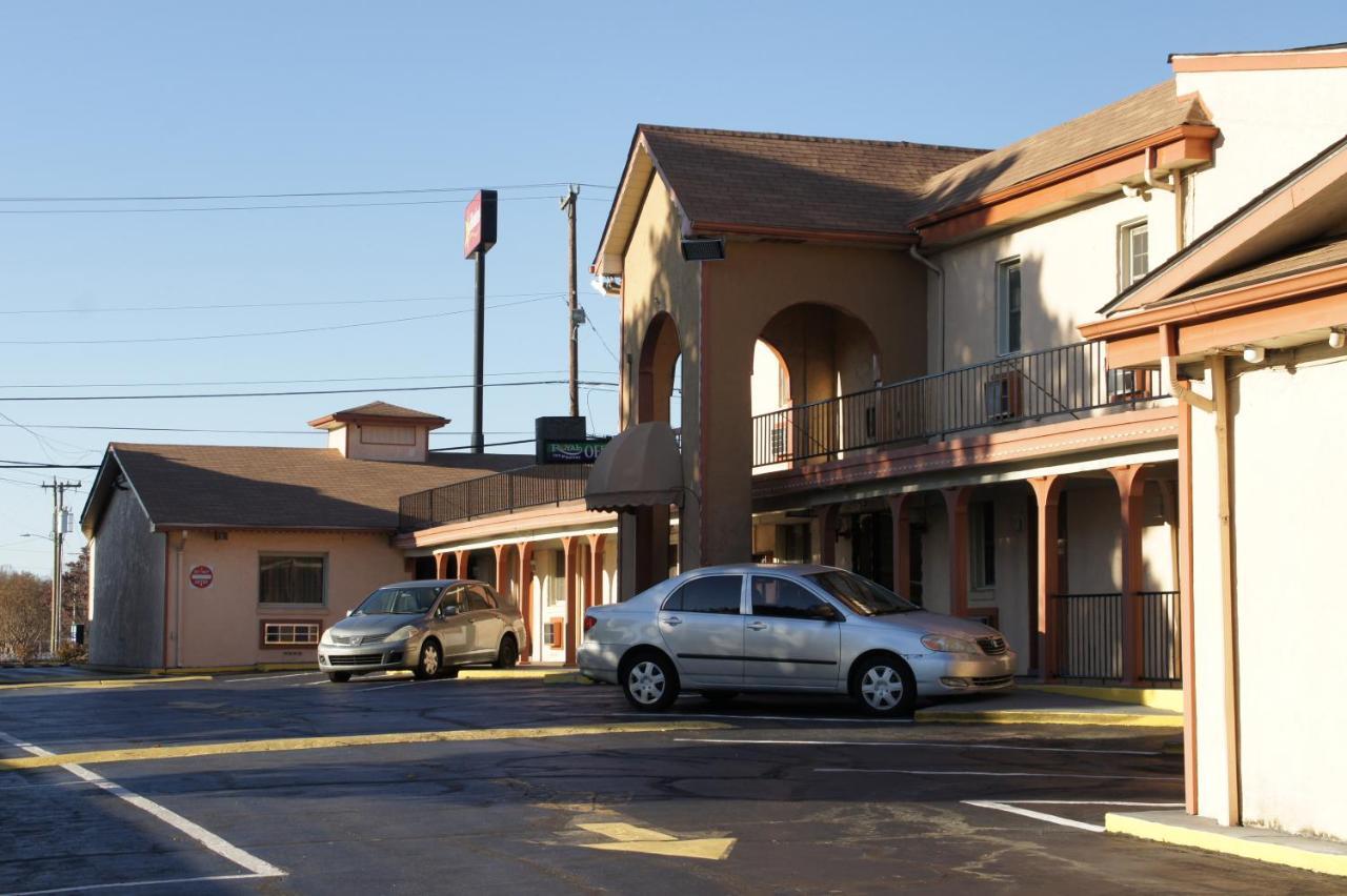Royalinn & Suites Burlington Exterior photo
